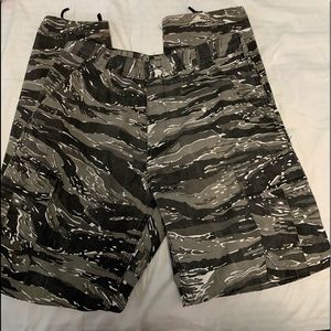 jogger pants